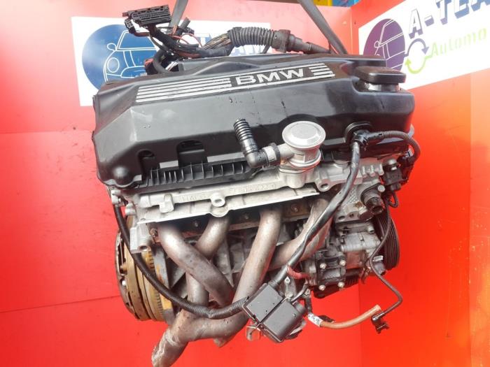 Motor van een BMW 3 serie (E46/4) 316i 16V 2005
