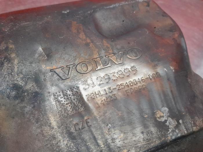 Filtr czastek stalych z Volvo V40 (MV) 2.0 D4 16V 2014