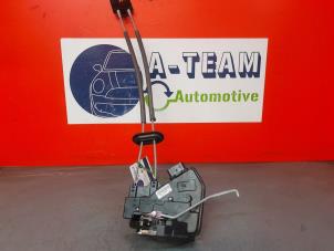 Usagé Serrure arrière gauche Kia Niro I (DE) 64 kWh Prix € 49,99 Règlement à la marge proposé par A-Team Automotive Rotterdam