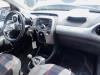Radio/Lecteur CD d'un Peugeot 108, 2014 1.0 12V, Berline avec hayon arrière, Essence, 998cc, 51kW (69pk), FWD, 1KRFE; CFB, 2014-05, PSCFB 2016