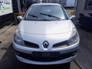 Used Front end, complete Renault Clio III (BR/CR) 1.4 16V Price € 599,99 Margin scheme offered by A-Team Automotive