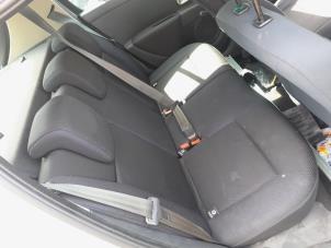 Used Rear seatbelt, left Renault Clio III (BR/CR) 1.4 16V Price on request offered by A-Team Automotive Rotterdam