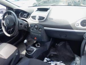 Used Wiper switch Renault Clio III (BR/CR) 1.4 16V Price on request offered by A-Team Automotive Rotterdam