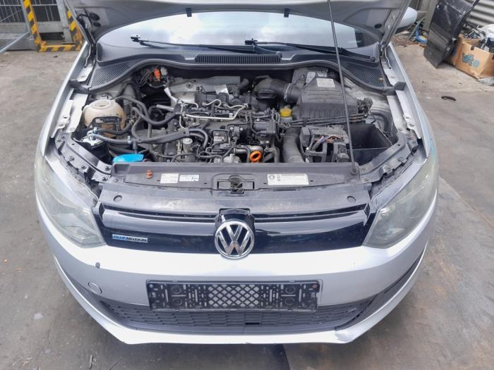 Ordinateur gestion moteur d'un Volkswagen Polo V (6R) 1.2 TDI 12V BlueMotion 2011