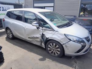 Used Door window 4-door, front right Opel Zafira Tourer (P12) 1.4 Turbo 16V ecoFLEX Price on request offered by A-Team Automotive Rotterdam