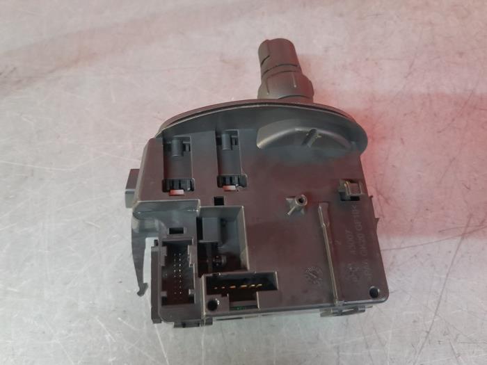 Wiper switch from a Renault Clio III (BR/CR) 1.2 16V 75 2007