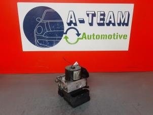 Usagé Pompe ABS Renault Twingo II (CN) 1.2 16V Prix sur demande proposé par A-Team Automotive Rotterdam