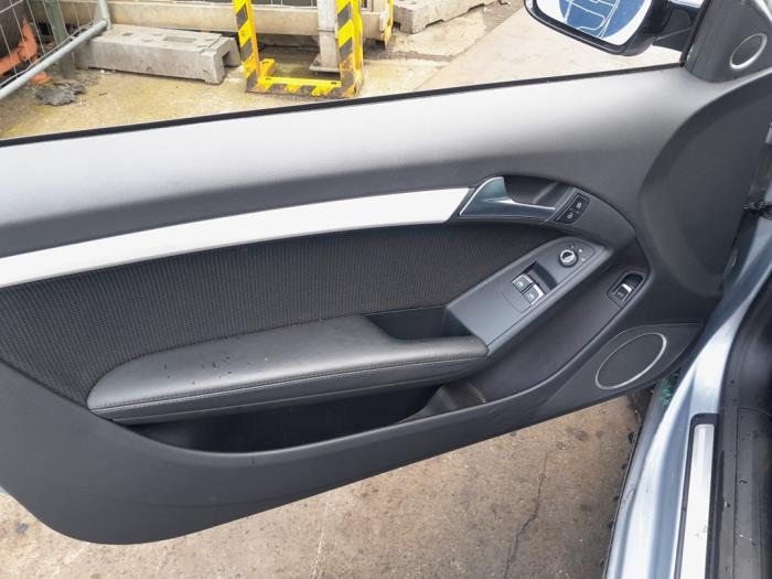 Seat, left from a Audi A5 (8T3) 1.8 TFSI 16V 2016