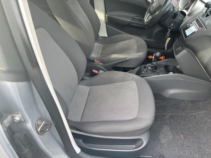 Rear seatbelt, right from a Seat Ibiza ST (6J8) 1.2 TDI Ecomotive 2011