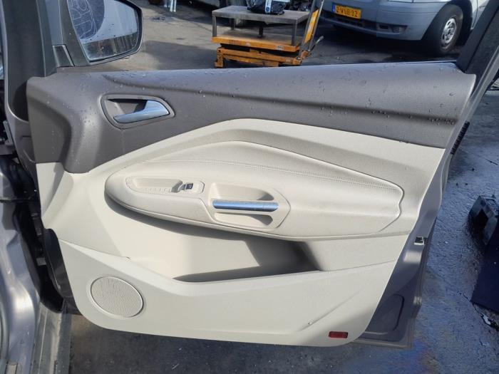 Tapizado de puerta de 4 puertas derecha delante de un Ford C-Max (DXA) 1.0 Ti-VCT EcoBoost 12V 125 2014