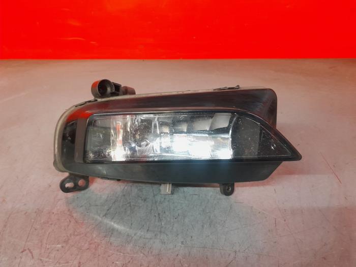 Fog light, front right from a Audi A5 (8T3) 1.8 TFSI 16V 2016
