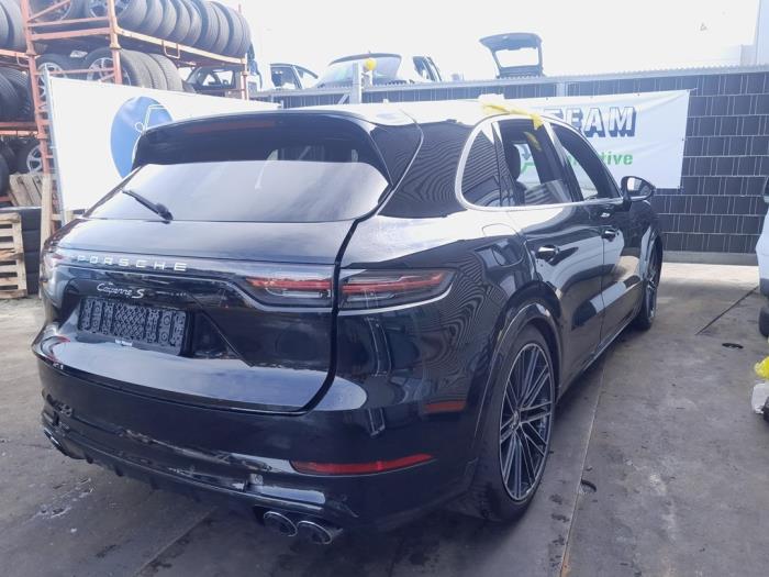 Begagnade Bakre differential Porsche Cayenne III (9YA) 2.9 Biturbo V6 24V S Pris € 899,99 Marginaltabell erbjuds av A-Team Automotive