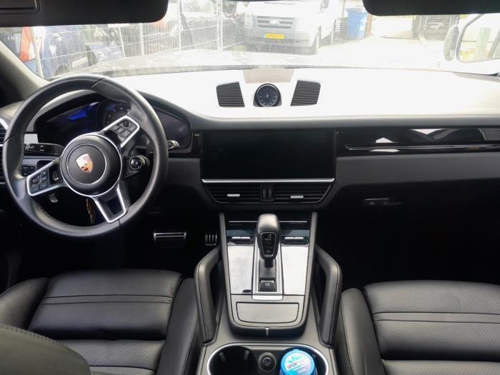 Begagnade Innerdisplay Porsche Cayenne III (9YA) 2.9 Biturbo V6 24V S Pris på förfrågan erbjuds av A-Team Automotive