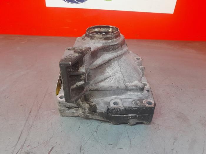Front differential from a Porsche Panamera (970) 4.8 V8 32V 4S 2011