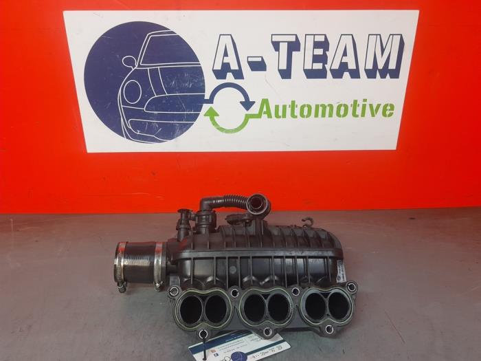 Intake manifold from a Ford Focus 3 Wagon 1.0 Ti-VCT EcoBoost 12V 125 2015