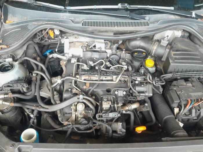 Pompe carburant mécanique d'un Volkswagen Polo V (6R) 1.2 TDI 12V BlueMotion 2010