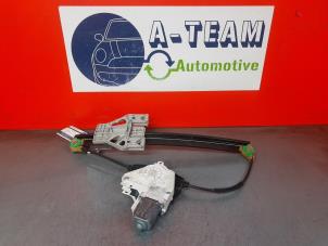 Używane Mechanizm szyby prawej tylnej wersja 4-drzwiowa Audi A4 Avant (B8) 2.0 TFSI 16V Cena € 39,99 Procedura marży oferowane przez A-Team Automotive Rotterdam