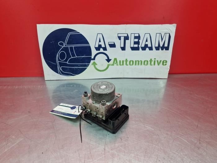 Używane Pompa ABS Ford Fiesta 7 1.0 EcoBoost 12V 125 Cena € 149,99 Procedura marży oferowane przez A-Team Automotive