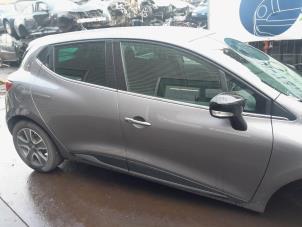 Used Wing mirror, right Renault Clio IV (5R) 0.9 Energy TCE 90 12V Price on request offered by A-Team Automotive Rotterdam