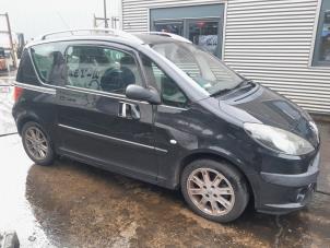 Used Sliding door motor, right Peugeot 1007 (KM) 1.6 GTI,Gentry 16V Price on request offered by A-Team Automotive Rotterdam