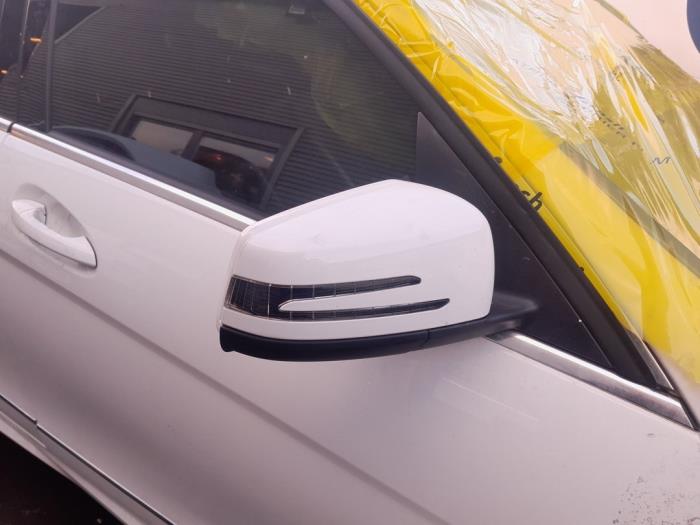 Außenspiegel rechts van een Mercedes-Benz C (W204) 1.8 C-200 CGI 16V 2012