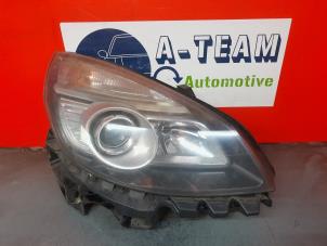 Used Headlight, right Renault Grand Scénic II (JM) 2.0 16V Price € 249,99 Margin scheme offered by A-Team Automotive Rotterdam