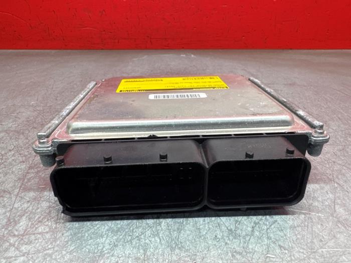 Engine management computer from a Skoda Octavia Combi (5EAC) 1.6 TDI 16V 2018