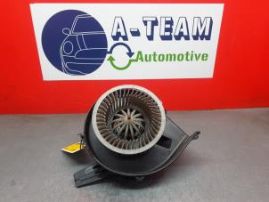Usados Motor de ventilador de calefactor Volkswagen Polo V (6R) 1.2 TSI 16V BlueMotion Technology Precio € 29,99 Norma de margen ofrecido por A-Team Automotive Rotterdam