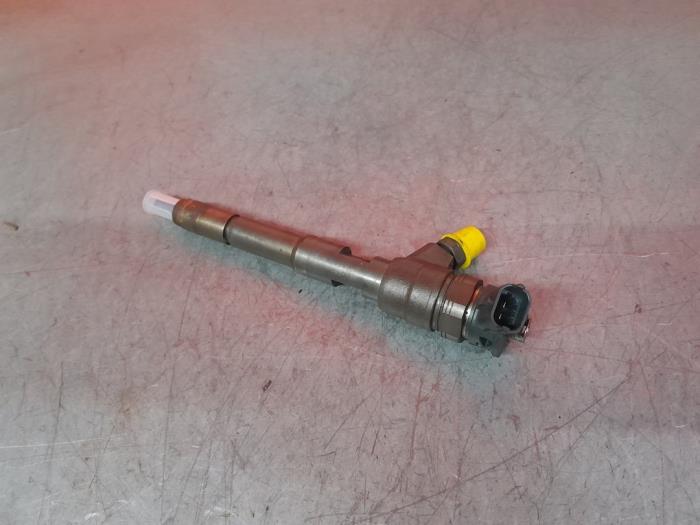 Injector (diesel) from a Renault Clio IV (5R) 1.5 Energy dCi 90 FAP 2014