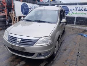 Used Bonnet Dacia Logan MCV (KS) 1.6 16V Price on request offered by A-Team Automotive Rotterdam