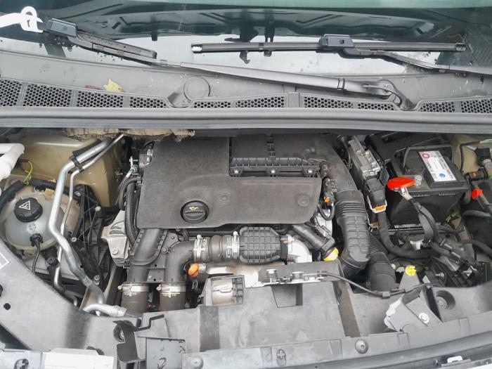Motor van een Peugeot Partner (EF/EU) 1.6 BlueHDi 100 2019