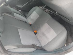 Usados Cinturón de seguridad derecha detrás Ford Fiesta 6 (JA8) 1.25 16V Precio de solicitud ofrecido por A-Team Automotive Rotterdam