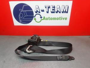 Used Front seatbelt, left Volkswagen Caddy III (2KA,2KH,2CA,2CH) 2.0 SDI Price on request offered by A-Team Automotive Rotterdam