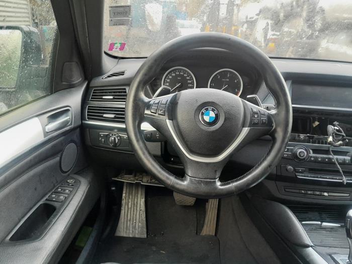 Panel de instrumentación de un BMW X6 (E71/72) xDrive40d 3.0 24V 2011