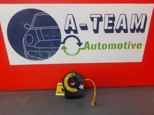 Usagé Contacteur tournant Kia Picanto (TA) 1.0 12V Prix € 25,00 Règlement à la marge proposé par A-Team Automotive Rotterdam