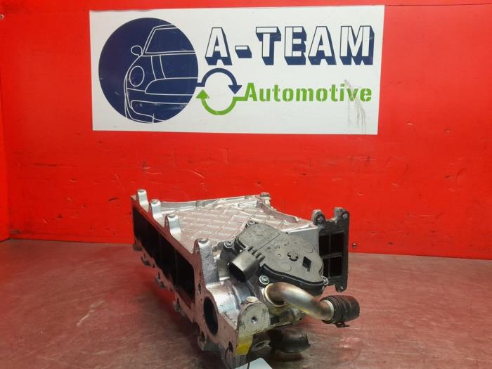 EGR valve from a Volkswagen Caddy IV 2.0 TDI 75 2016