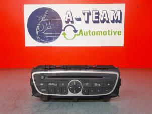 Usagé Radio/Lecteur CD Renault Twingo II (CN) 1.2 16V Prix € 49,99 Règlement à la marge proposé par A-Team Automotive