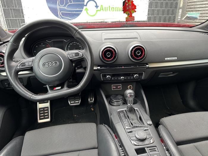 Dzwignia wyboru automatycznej skrzyni biegów z Audi A3 Sportback (8VA/8VF) 2.0 TDI 16V 2014