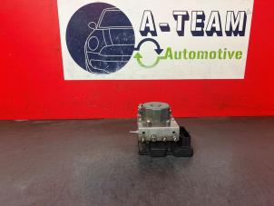Usagé Pompe ABS Renault Captur (2R) 1.2 TCE 16V EDC Prix € 50,00 Règlement à la marge proposé par A-Team Automotive Rotterdam
