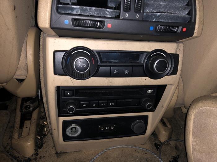 Panel de control de calefacción de un BMW X5 (E70) xDrive 35d 3.0 24V 2010
