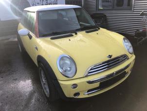 Used Headlight, right BMW Mini One/Cooper (R50) 1.6 16V Cooper Price € 74,99 Margin scheme offered by A-Team Automotive Rotterdam