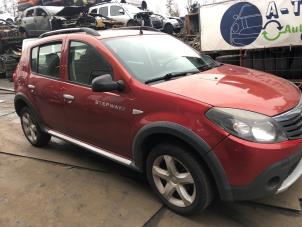 Used Front wing, right Dacia Sandero I (BS) 1.6 Price on request offered by A-Team Automotive