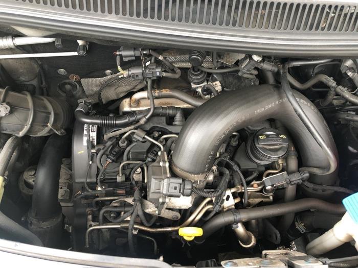Motor de un Volkswagen Transporter T5 2.0 TDI DRF 2015
