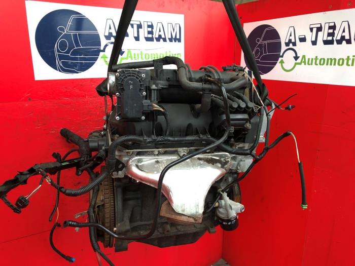 Engine from a Renault Twingo II (CN) 1.2 16V 2010