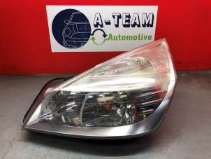 Used Headlight, left Renault Espace (JK) 2.0 16V Turbo Price € 49,99 Margin scheme offered by A-Team Automotive Rotterdam