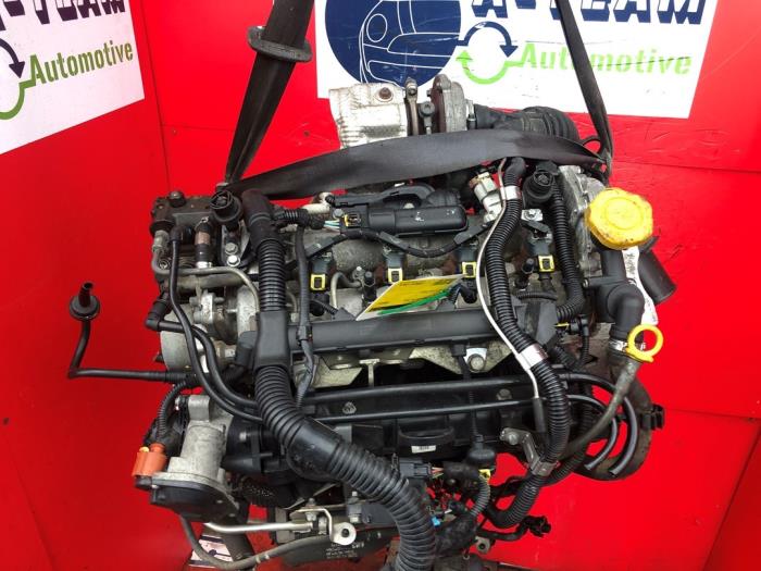 Motor de un Opel Corsa D 1.3 CDTi 16V ecoFLEX 2014
