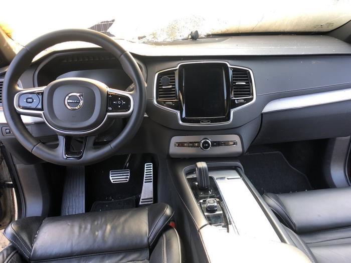 Używane System nawigacji Volvo XC90 II 2.0 T8 16V eAWD Cena € 1.249,99 Procedura marży oferowane przez A-Team Automotive