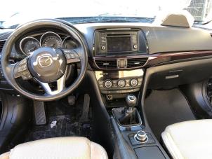 Używane Radioodtwarzacz CD Mazda 6 (GJ/GH/GL) 2.0 SkyActiv-G 165 16V Cena na żądanie oferowane przez A-Team Automotive Rotterdam