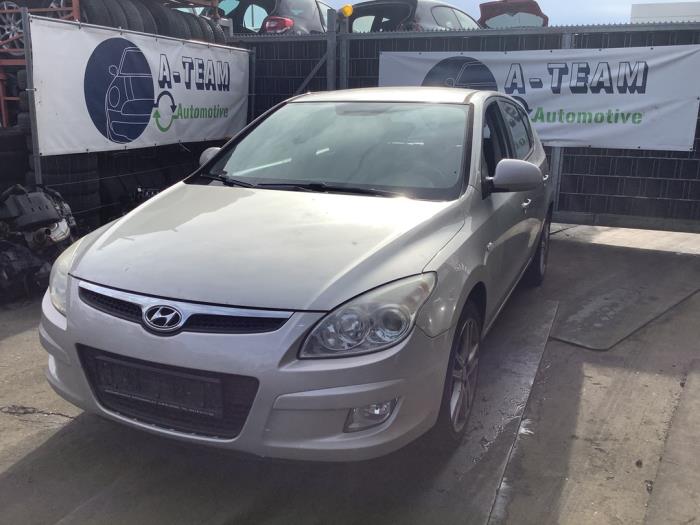 Used Radiator Hyundai i30 (FD) 1.6 CVVT 16V Price € 64,99 Margin scheme offered by A-Team Automotive