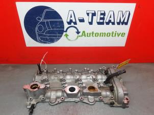 Used Rocker cover Mercedes CLA (117.3) 1.6 CLA-180 16V Price € 49,99 Margin scheme offered by A-Team Automotive Rotterdam